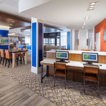Holiday Inn Express East Peoria - Riverfront By Ihg Экстерьер фото